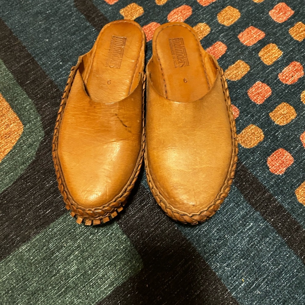 Women's Classic Leather Mules in Honey Tan - Picture 4 of 6